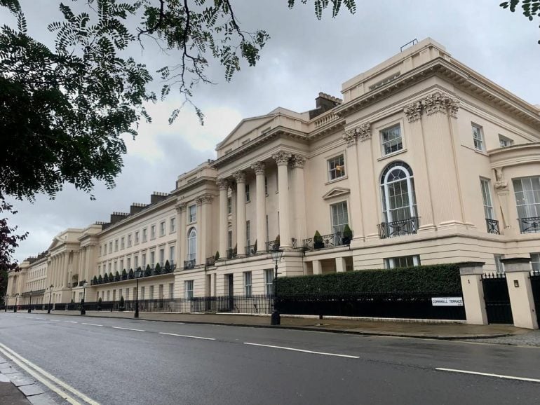 贝索斯马斯克哪个有钱,马斯克和贝佐斯财富排名