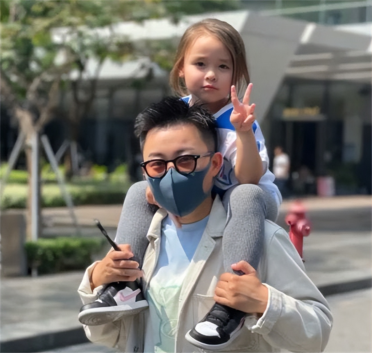 女子花50万生混血宝宝,女子花50万生混血孩子