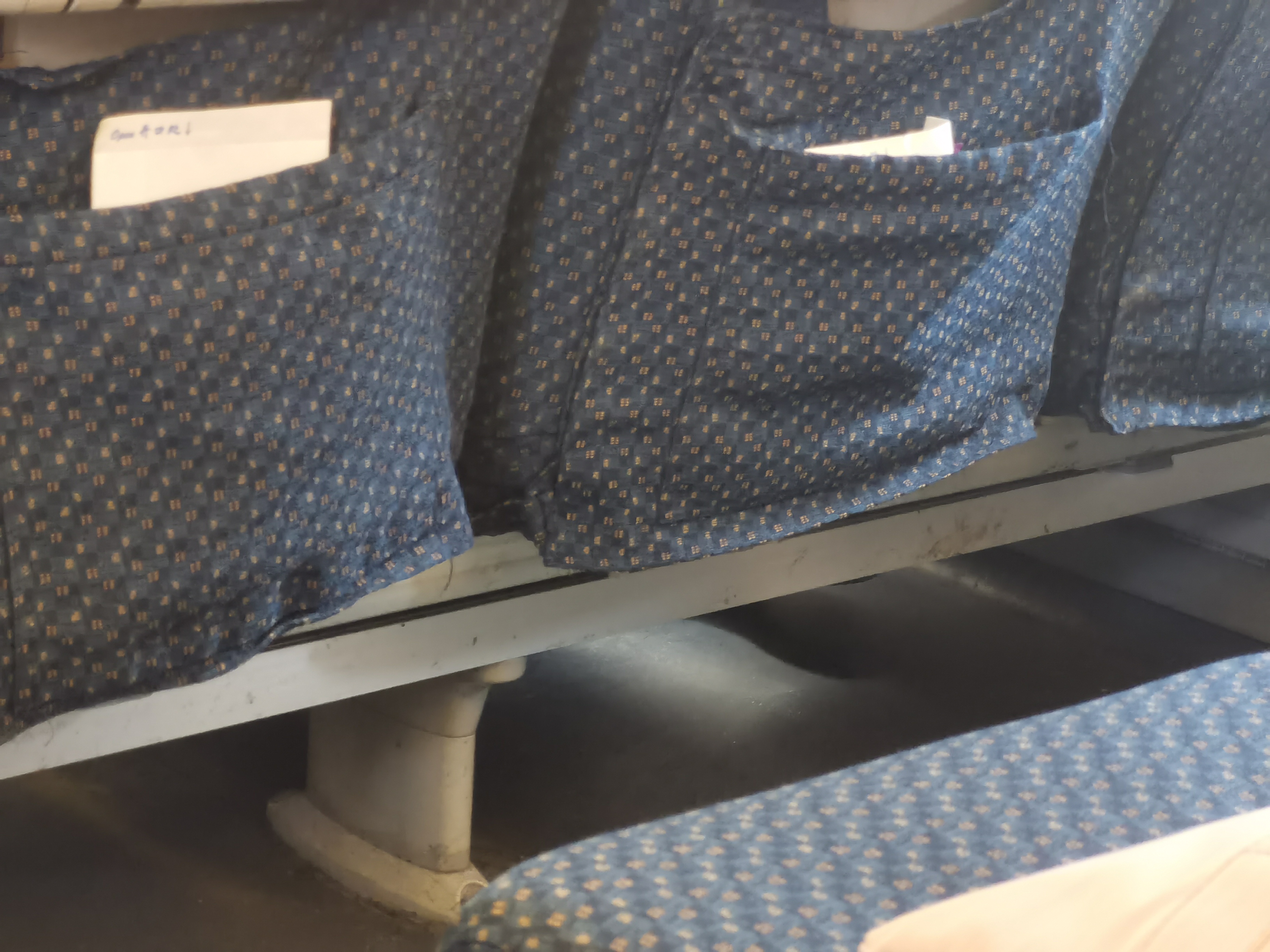 远距离旅游选择高铁还是飞机,出去旅游坐高铁还是自驾