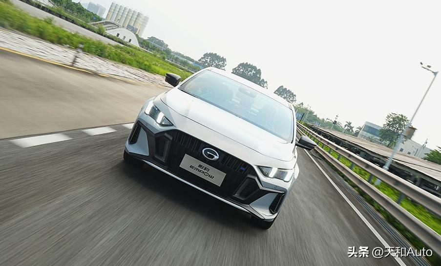 20万以内0-100加速最快的新能源车,20万左右加速最快的豪华中型车