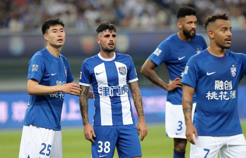 过山车，3次雪崩！中超冠军三镇1-1失势，比赛业余一幕，主帅接受