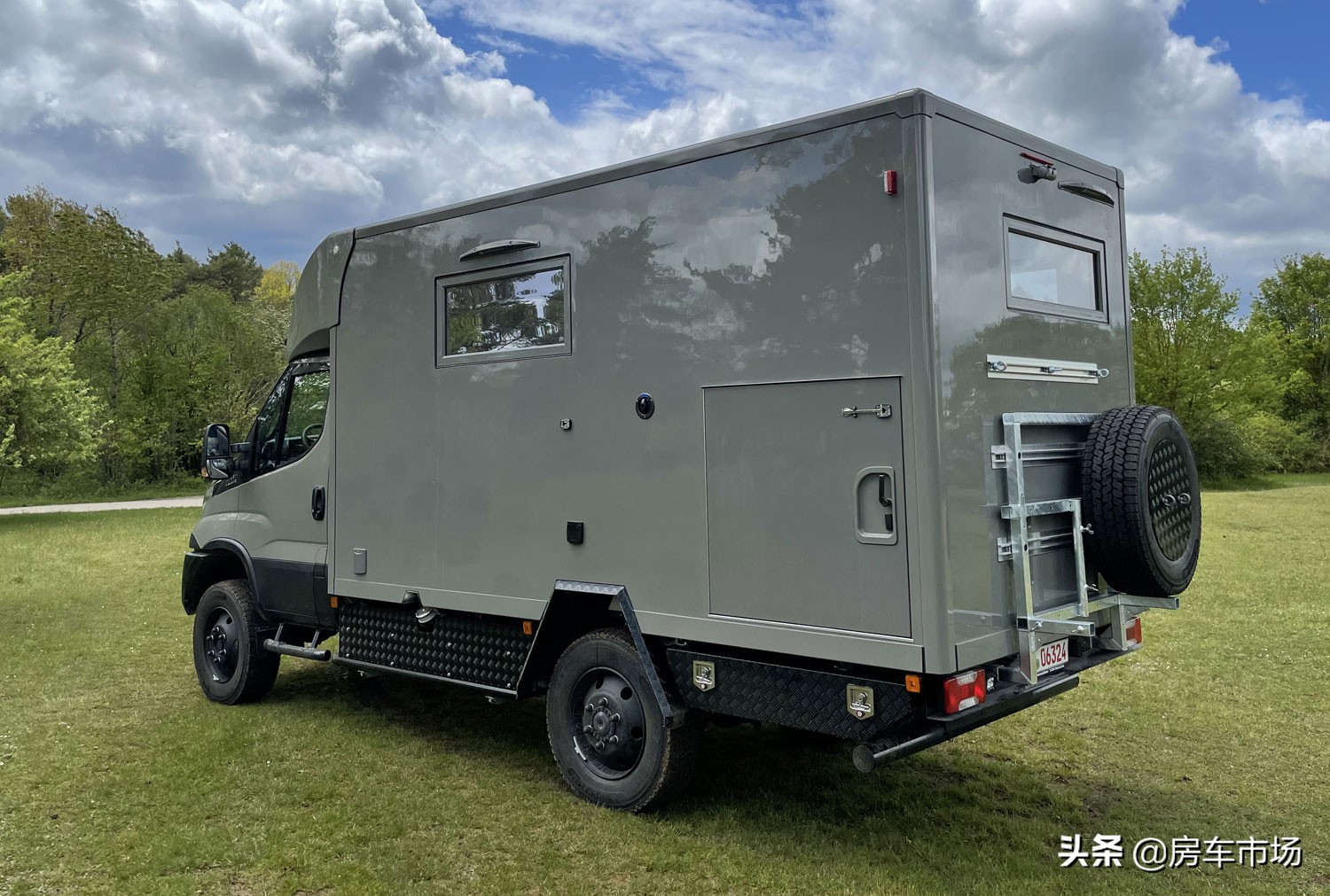 飞翔进口依维柯小额头房车最新款,赛德依维柯房车c型小额头价格