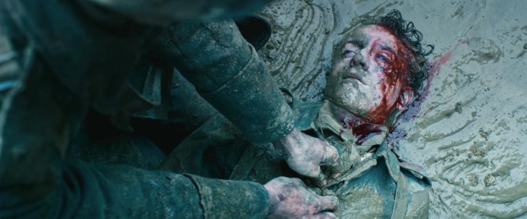 一上映就登票房榜首看完大呼过瘾,首播便拿下收视第一