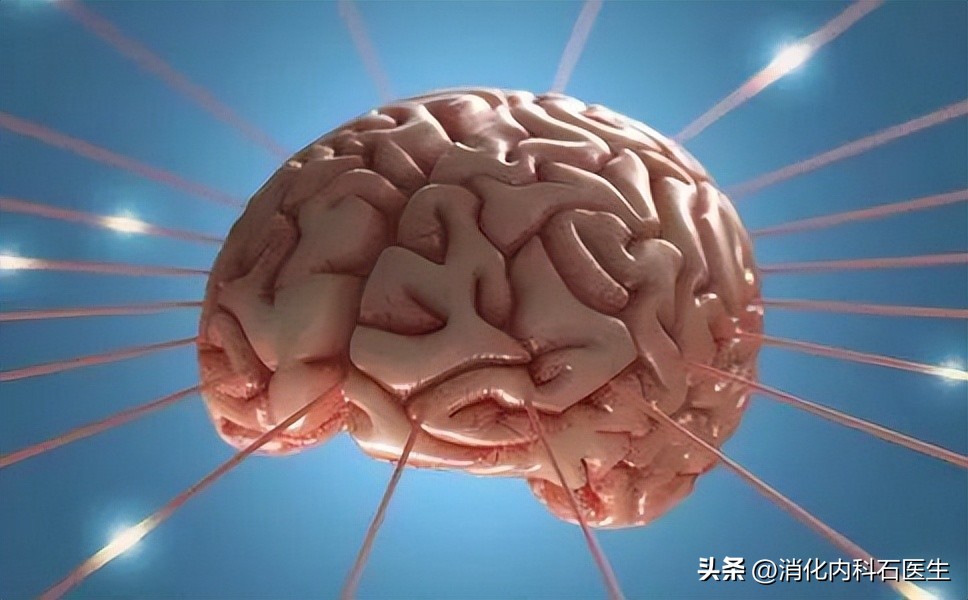 农民工头痛，按脑炎治疗无效，主任查房大怒：这个地方为啥没摸？