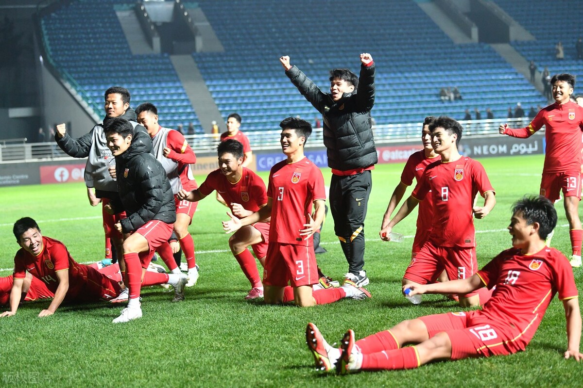 亚洲杯日本无缘四强,亚洲杯最冷门的一场比赛