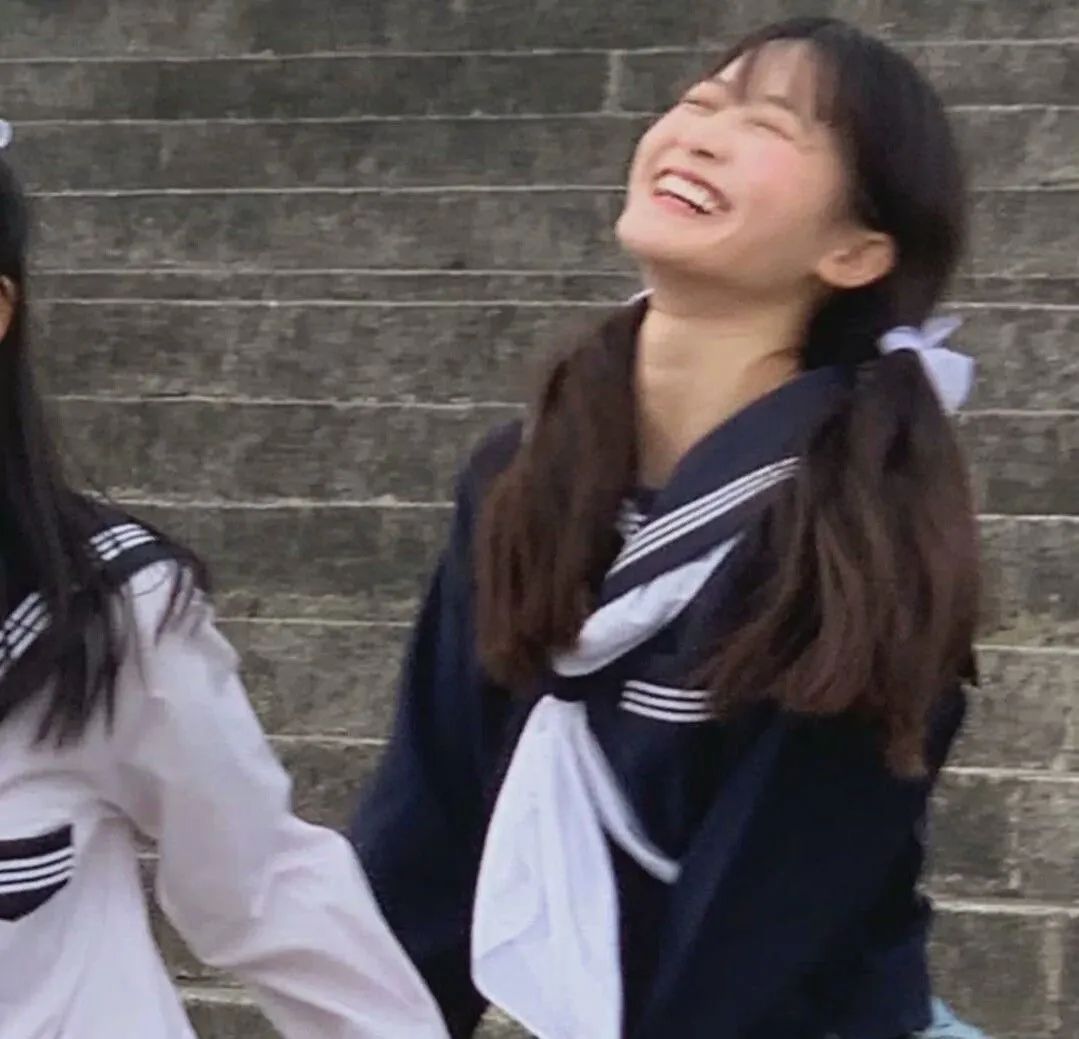 闺蜜头像一左一右真人可爱姐妹,情侣头像和闺蜜头像连在一起的