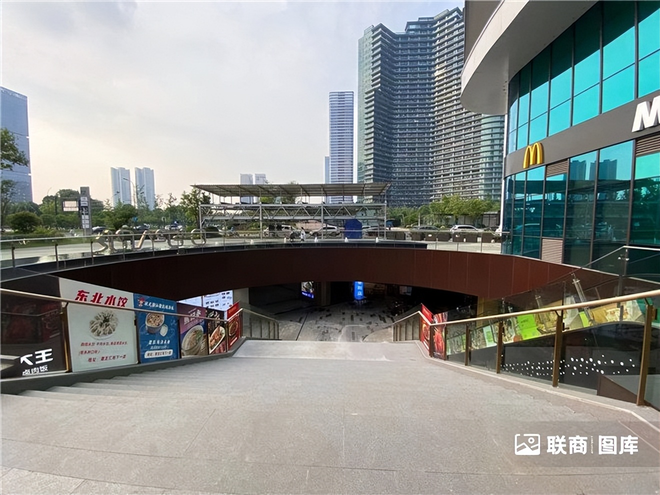 “鸽王”、潮玩街区…实探杭州近期新开的三个商场