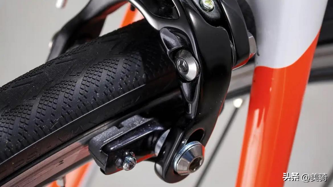 1万至2万左右公认最好圈刹公路车,圈刹公路车好还是碟刹公路车好