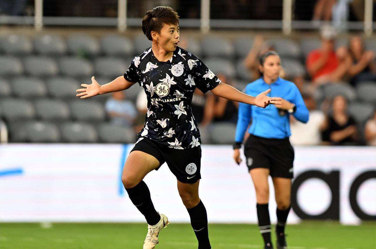 王霜2:1,张琳艳王霜进球