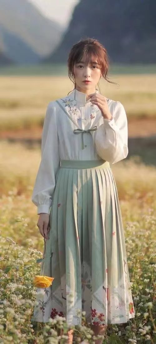 徐娇穿一字肩裙子,徐娇穿牛仔裤