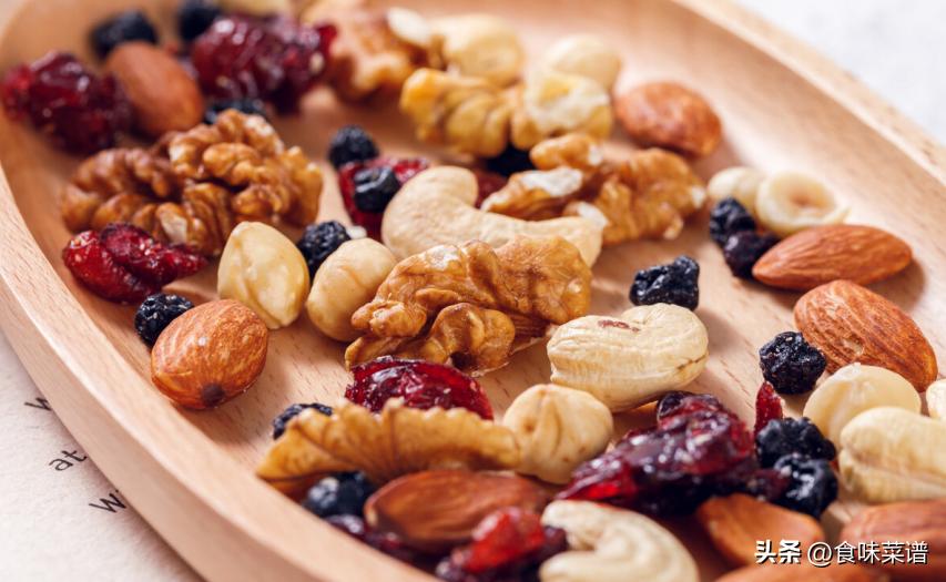 00后男大学生“特种兵式”旅游走红，背包常备这5样，旅途不受罪