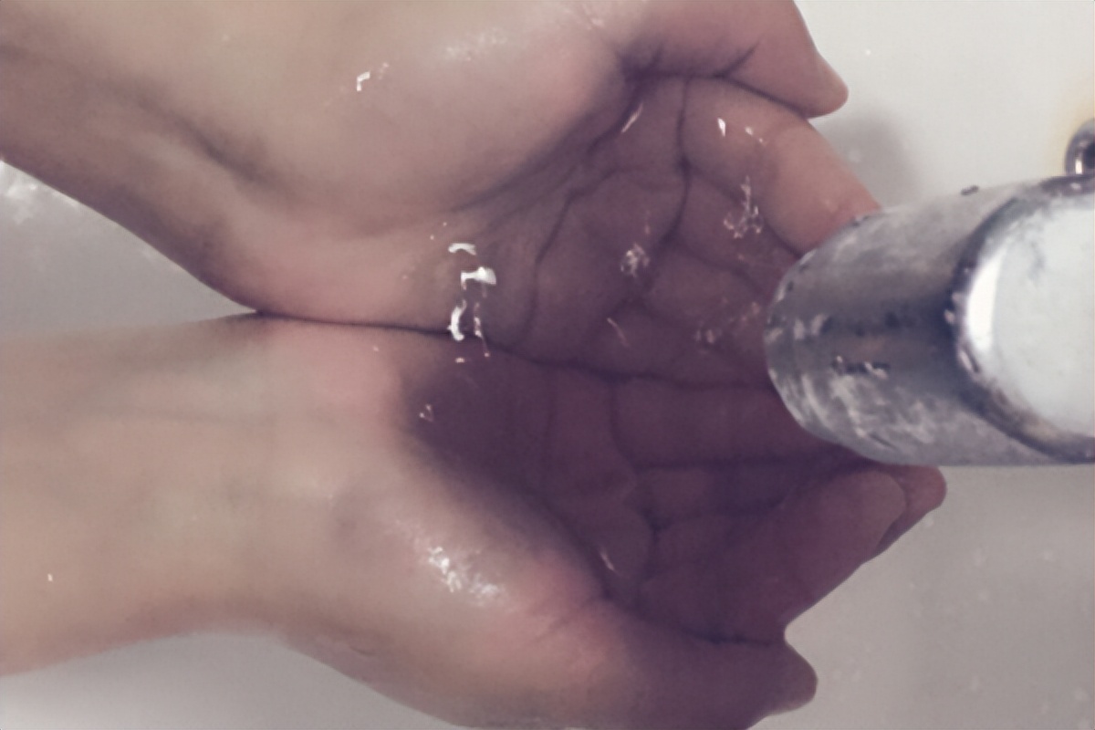 手脱皮的原因和治疗手脱皮方法,手皮肤脱皮的原因和治疗方法