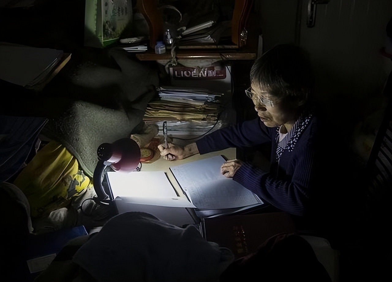 56岁高龄产妇生龙凤胎现在怎样,北京69岁高龄产妇生下双胞胎