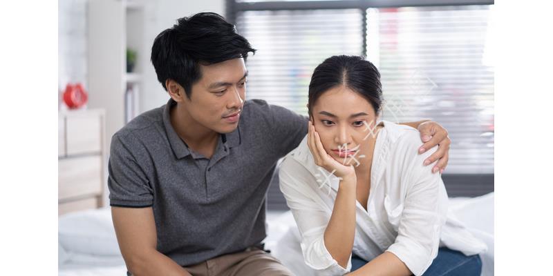 貌美女子与男闺蜜车震被丈夫堵车上，被路人围观，直接离婚