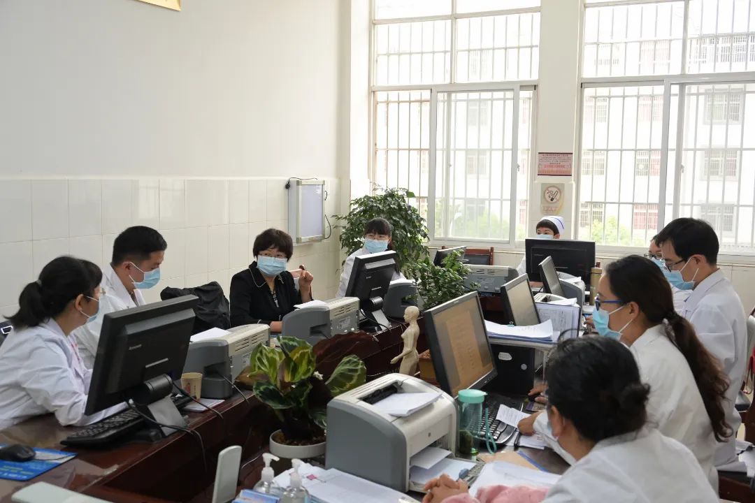 医改提速专家下沉大理州人民医院8个专家工作站落户宾川县中医院