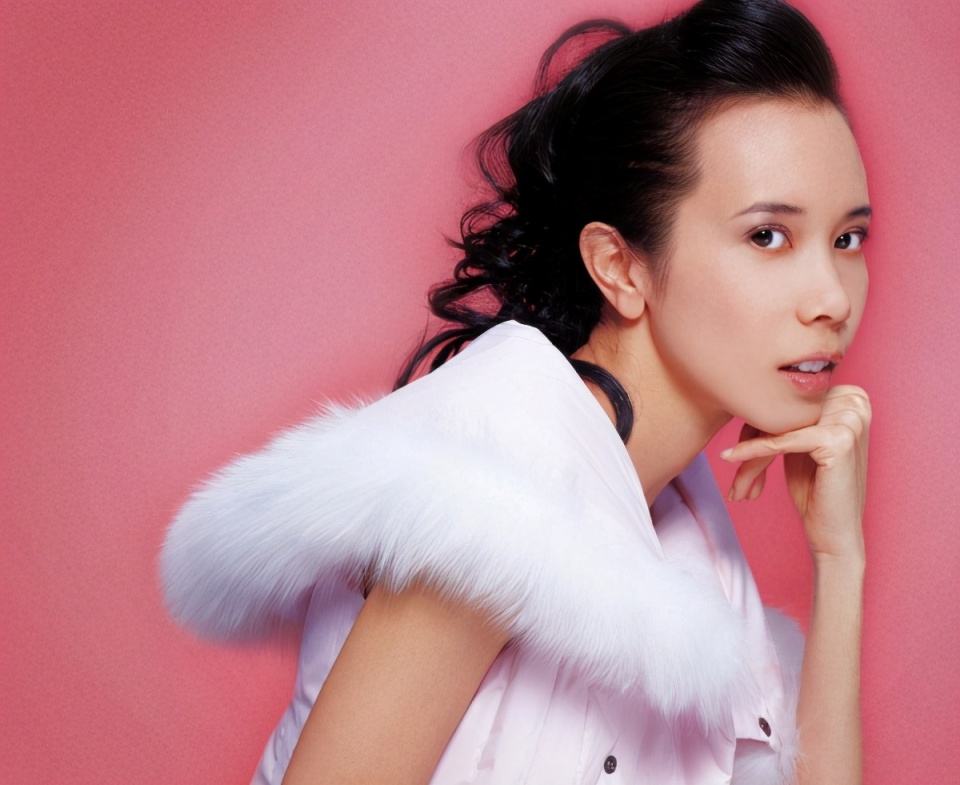 港台女星莫文蔚,朱茵莫文蔚分手了吗