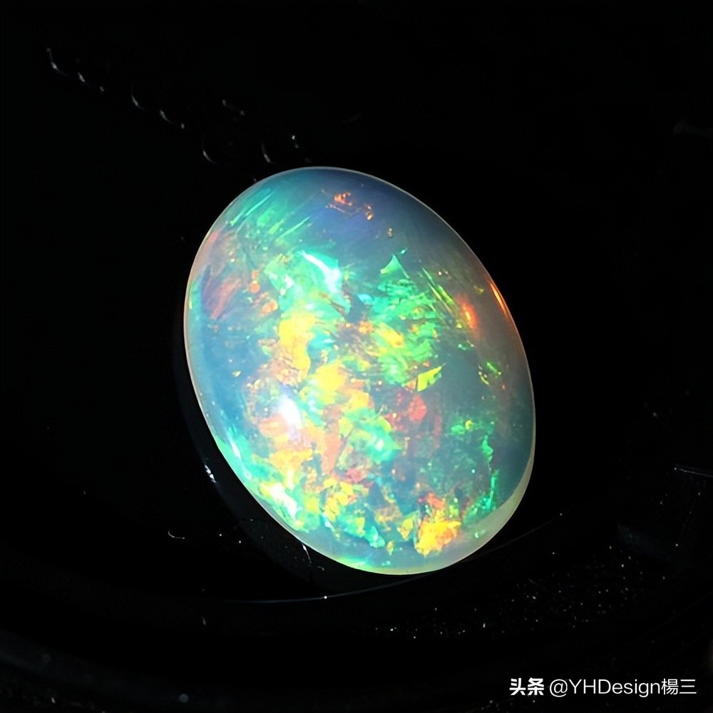 欧泊宝石五彩斑斓的黑,欧泊欣赏