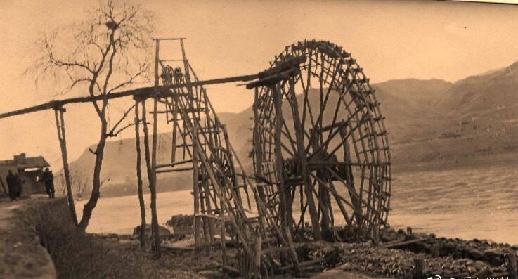 【晚清*楼青**旧影】女子丰乳肥臀，媚态撩人，风姿依旧！