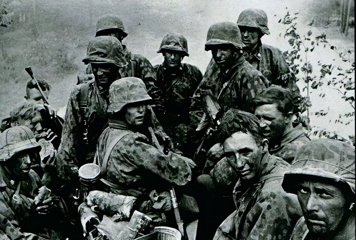 那3个俄国人被*榴弹手**炸得内脏横飞,连载十六