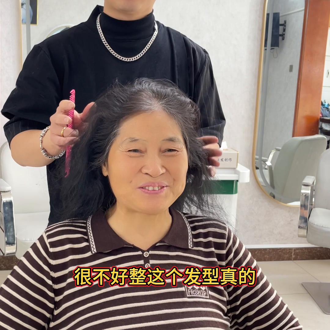 60岁发量少短发型图片,60岁阿姨头发少剪什么发型