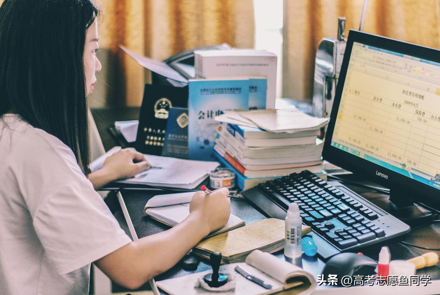 女生就业前景最好的十个职业大专,女性专科就业前景最好的十大专业