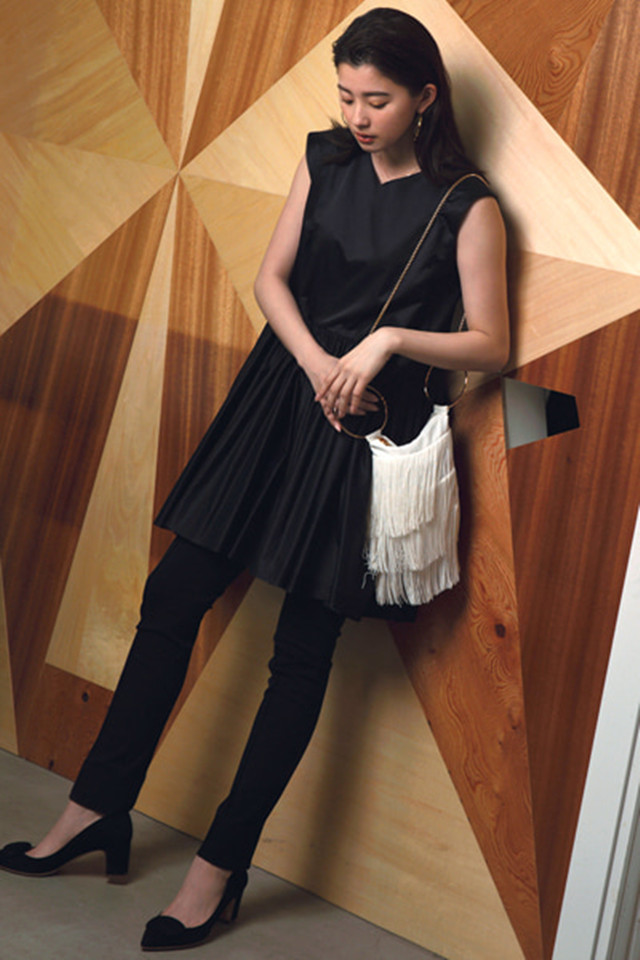 到了仲夏才发现，全身穿黑更适合，优雅冷静还不会显黑