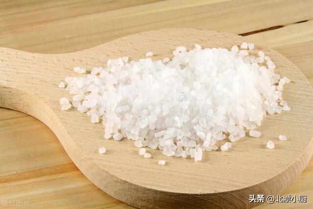 食用盐,该吃海盐还是精盐?两者区别大,搞懂再吃有助于健康
