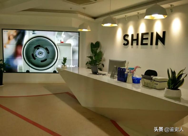 80后小伙创业卖女装,服装80后草根创业者