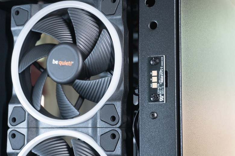 机箱玩游戏rgb风扇转但是不亮,机箱rgb转换argb