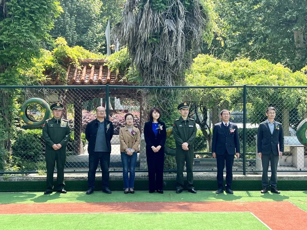 国防教育特色学校荣誉称号,获评国家国防教育示范校