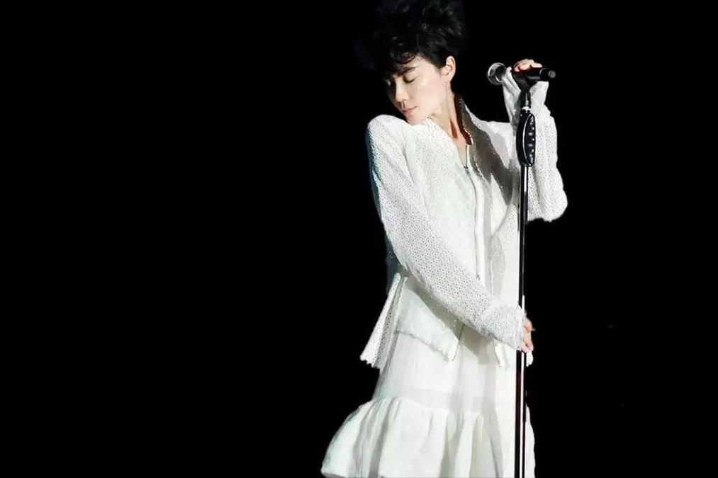 现在的王菲与谢霆锋怎么样了,王菲与谢霆锋的现状对比