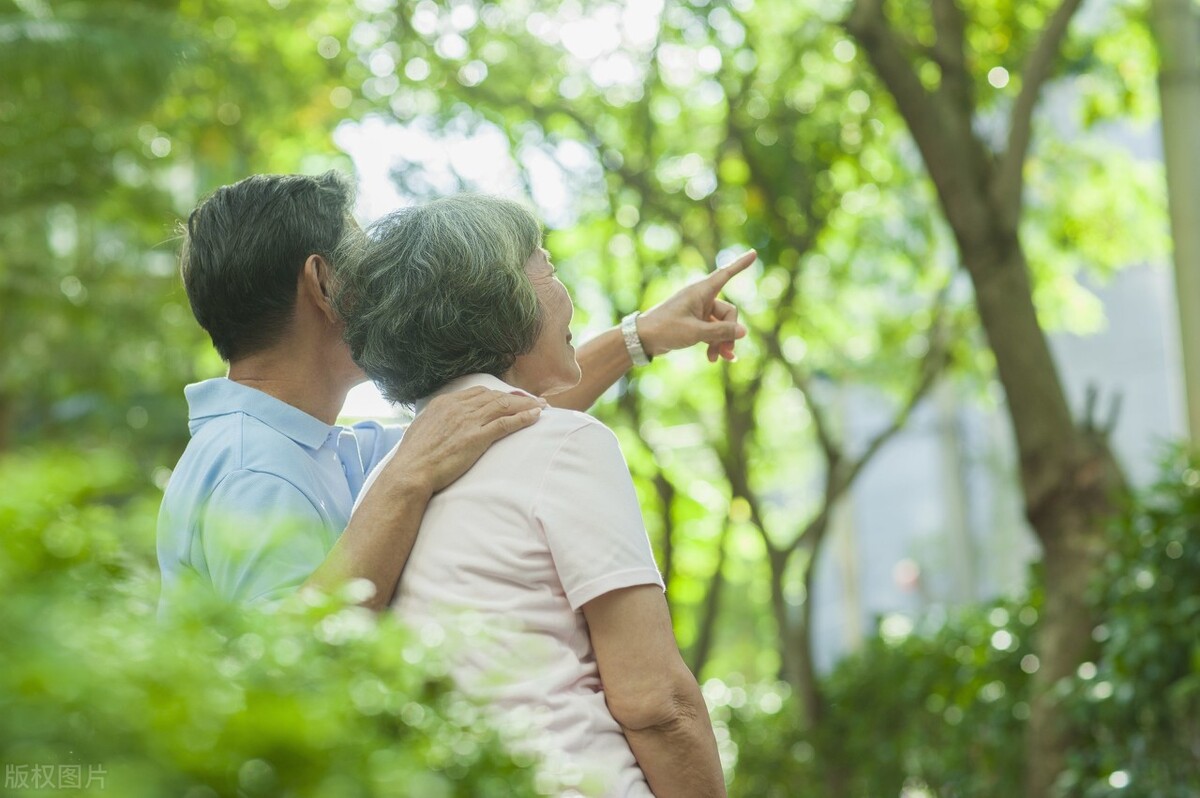 母亲有200w*迁拆**款，哥哥姐姐都分了，唯独不给我
