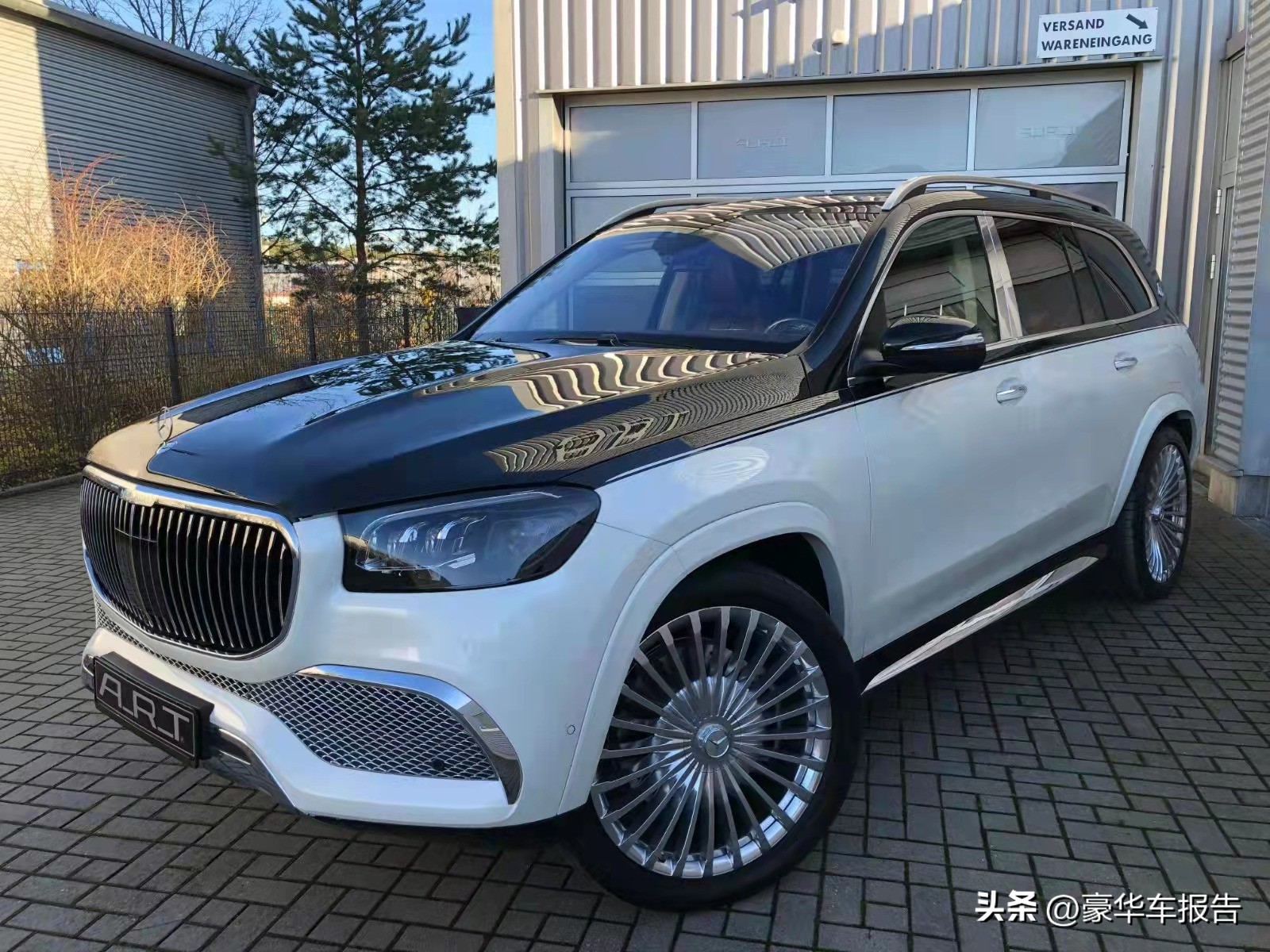 奔驰gls600迈巴赫2022款4座版,奔驰gls400跟迈巴赫的gls600不同