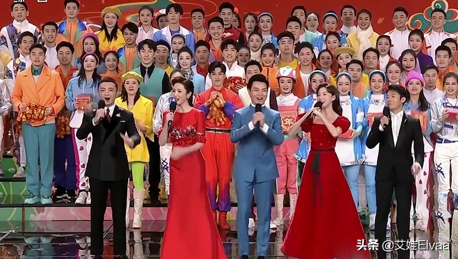 马凡舒央视春晚服装,春晚马凡舒缎面裙