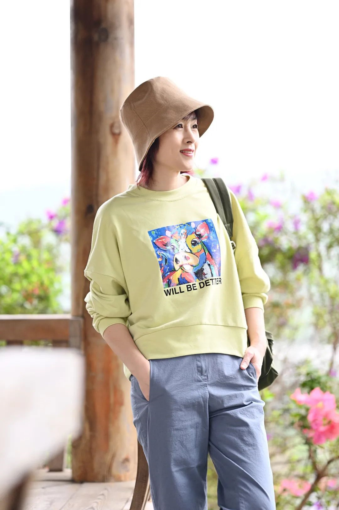 劝衣服别买太多,早春卫衣内搭衬衫