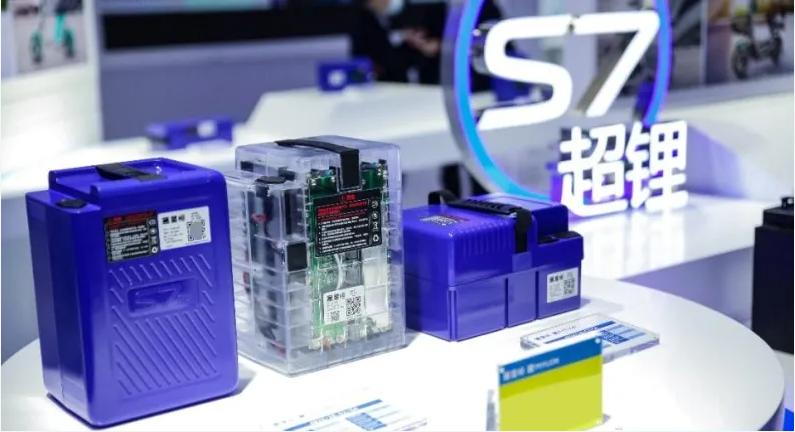 铅酸石墨烯电池好还是锂电池好,锂电池石墨烯电池铅酸电池哪个好