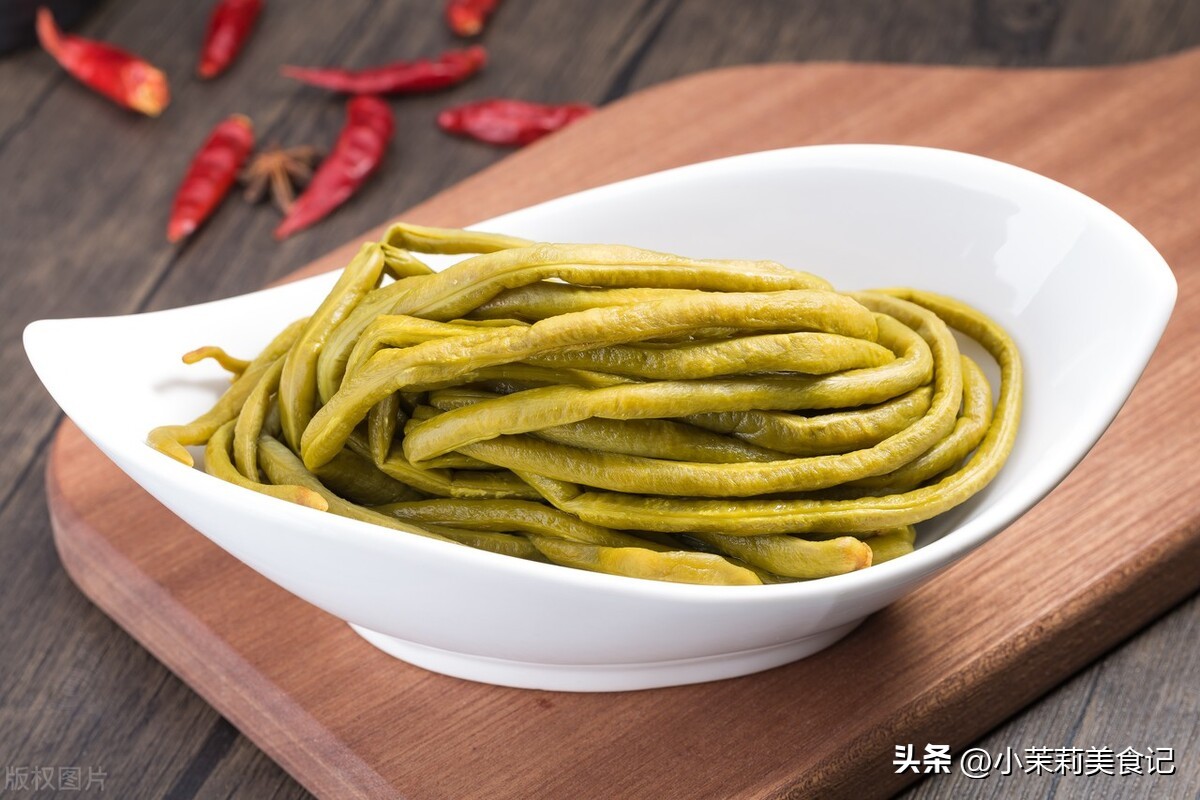 腌酸豆角里面生花怎么办,腌酸豆角怎么样不长白花