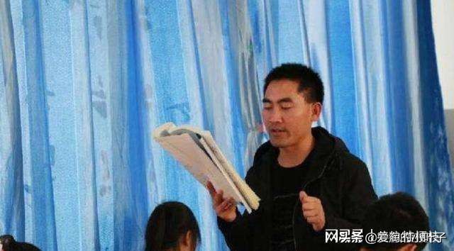 曾经千里背疯娘求学的孩子,感动贵州小伙千里背疯娘上大学