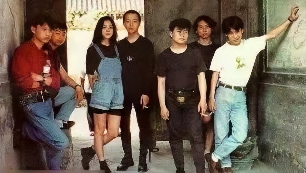 王菲和谢霆锋张柏芝的情史,李亚鹏与王菲现在的情史