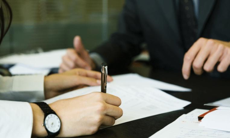 为父奔丧被辞案公司已支付赔偿金,为父奔丧被辞退当事人收到赔偿金