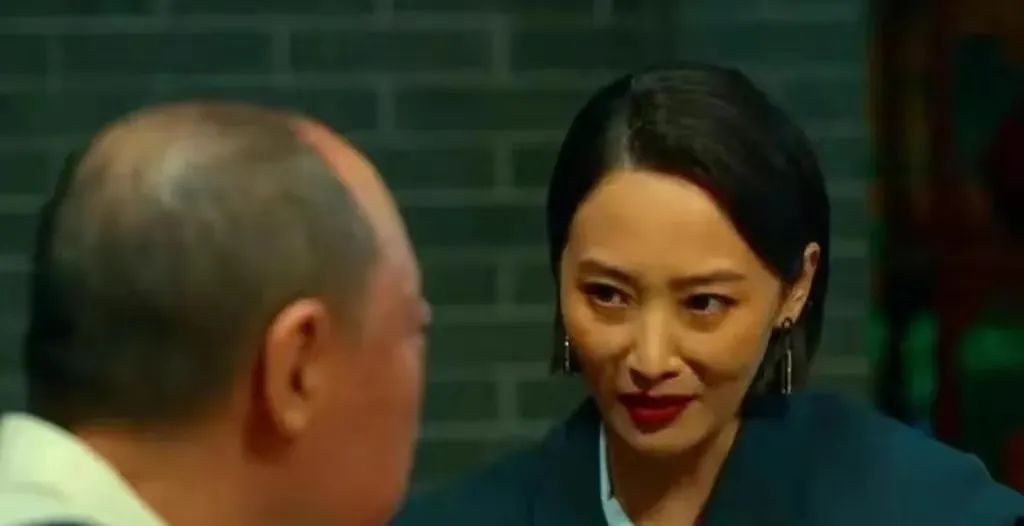 狂飙中程程死前为啥涂口红,狂飙程程临死前涂口红