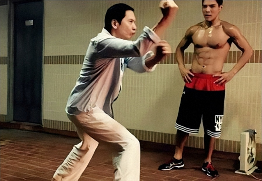 新义安“二代龙头”向华炎,群龙无首之时力挽狂澜,晚年热心公益