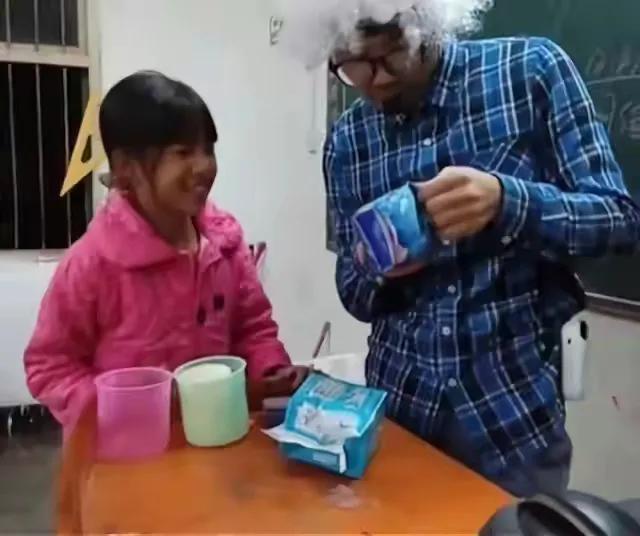 瀛︽牎缁欑敺瀛╁瓙鏁欏崼鐢熷肪鐢ㄦ硶,鐢锋暀甯堣鍗敓宸剧殑浣跨敤鏂规硶