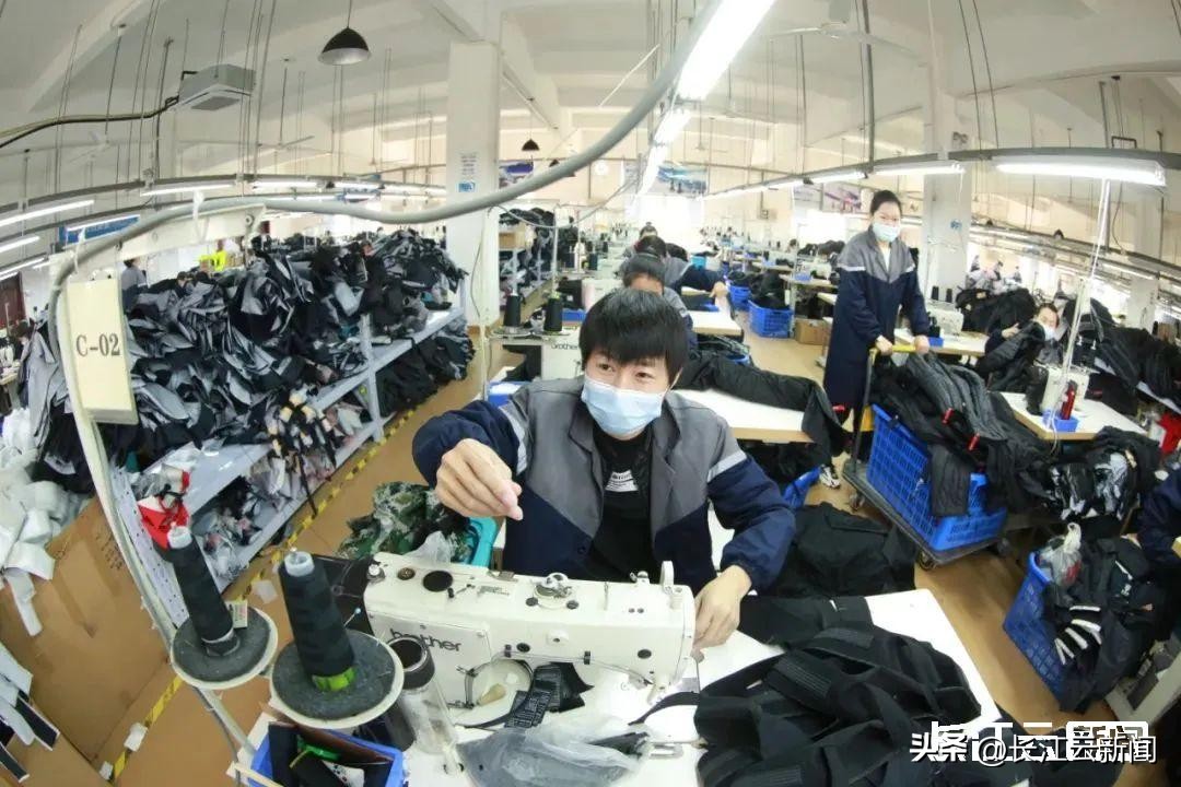 带火天门的百亿产业，这群“服二代”怎么做到的？