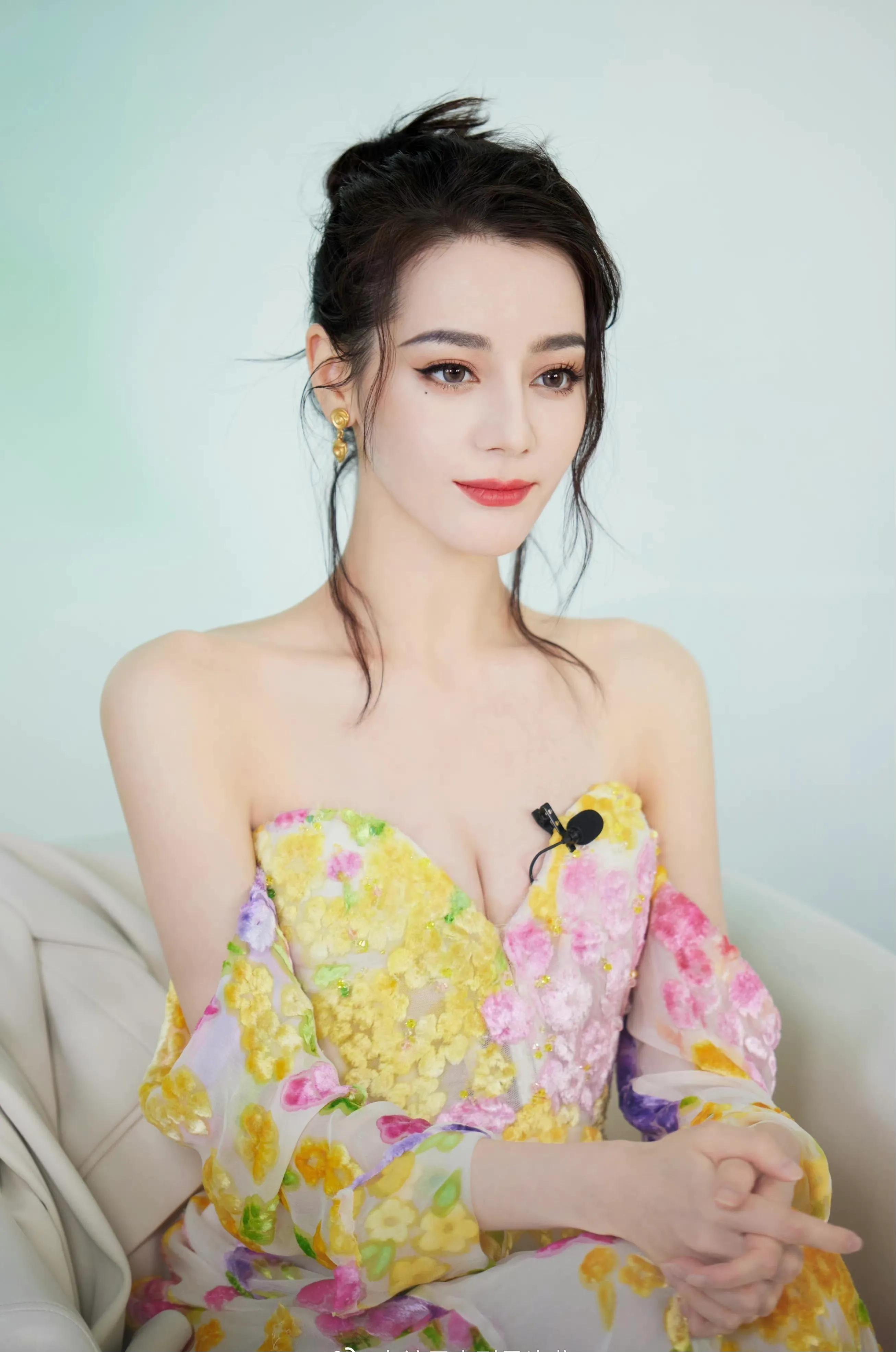 黄景瑜方起诉造谣者不信谣不传谣,迪丽热巴用行动澄清和黄景瑜恋情