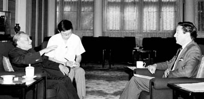 *小平邓**有多厉害？多次抓到一手“烂牌”，出手时总能让人眼前一亮