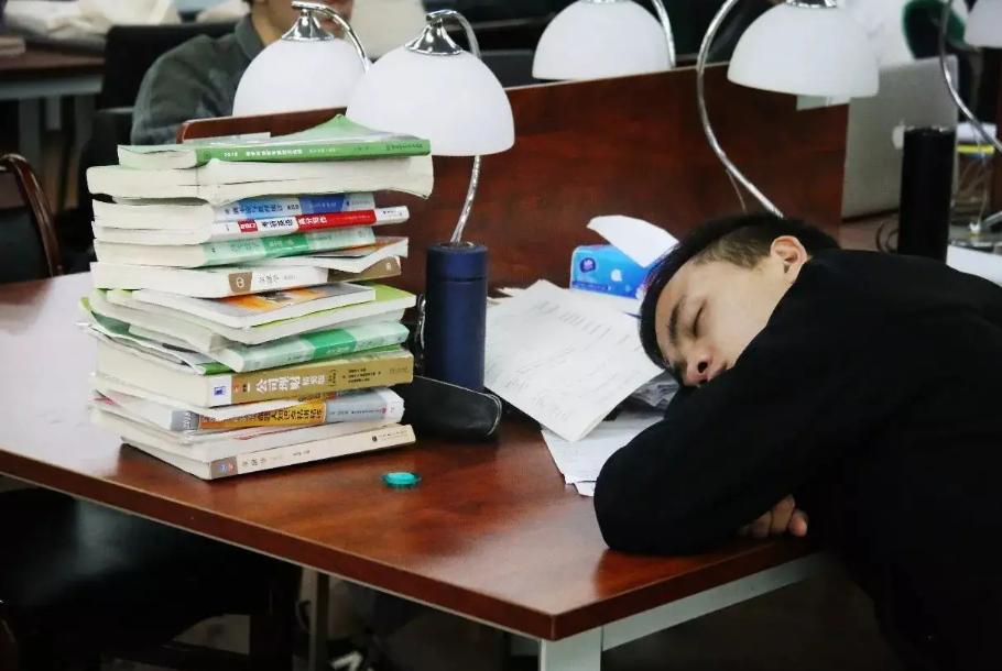 濂崇敓鏇濆厜淇濈爺浣滃亣,濂崇敓鑰冪爺榛戝箷