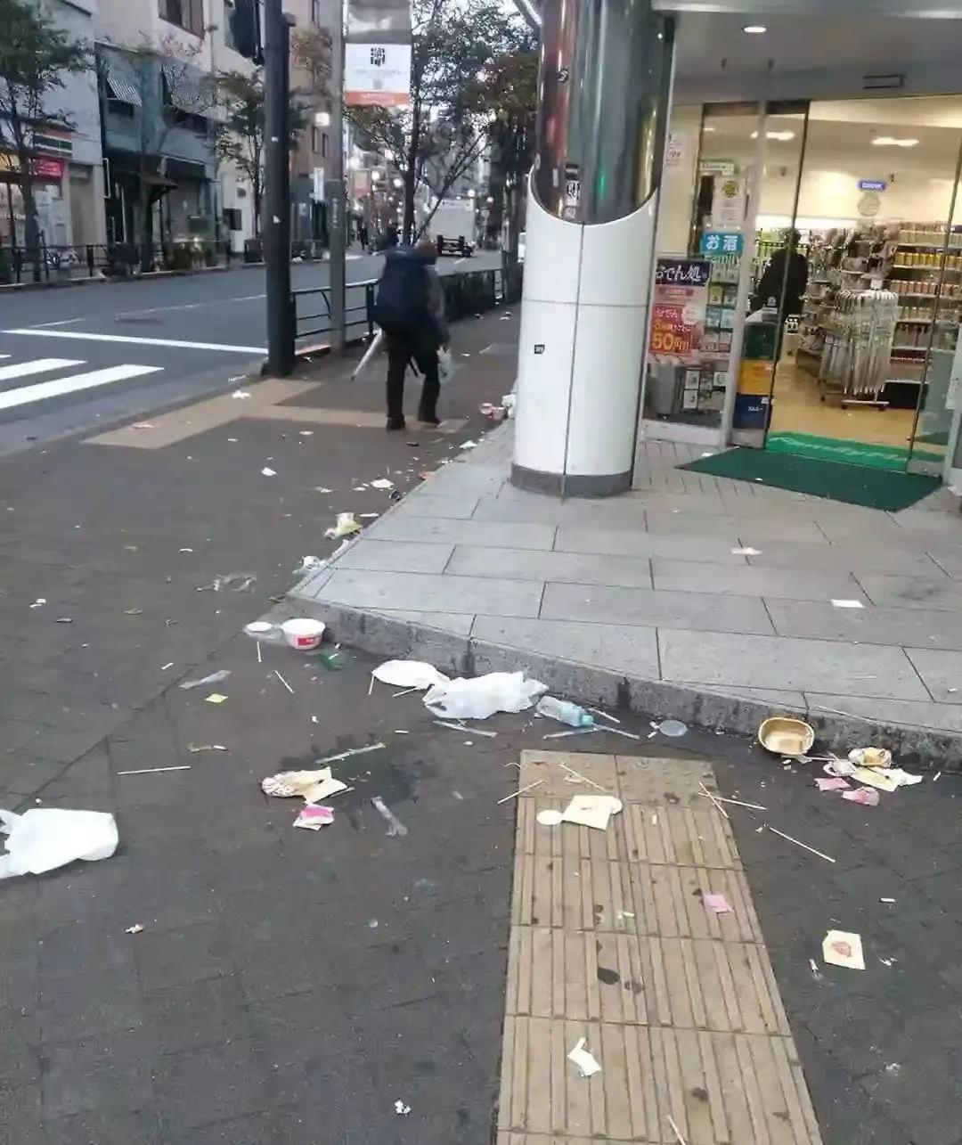 人民日报世界杯日本队更衣室 (2022世界杯日本队赛后更衣室)