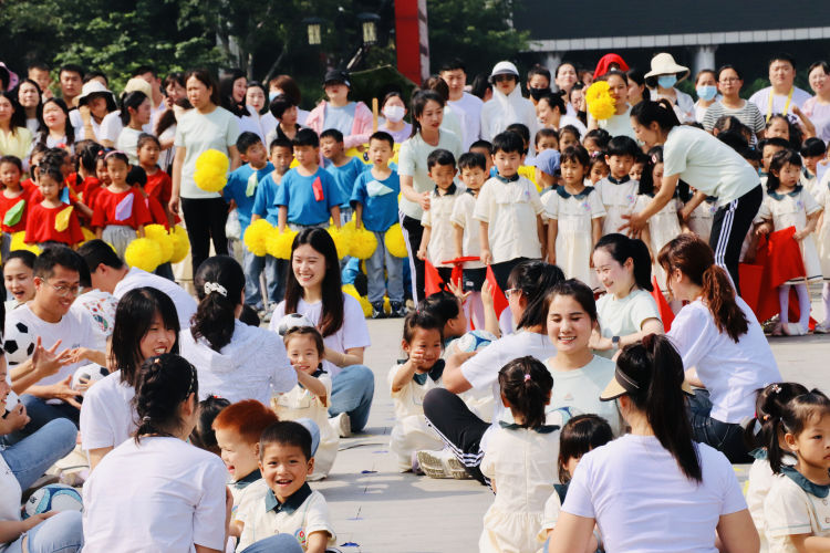 幼儿园小手拉大手运动会,大手拉小手幼儿园亲子活动