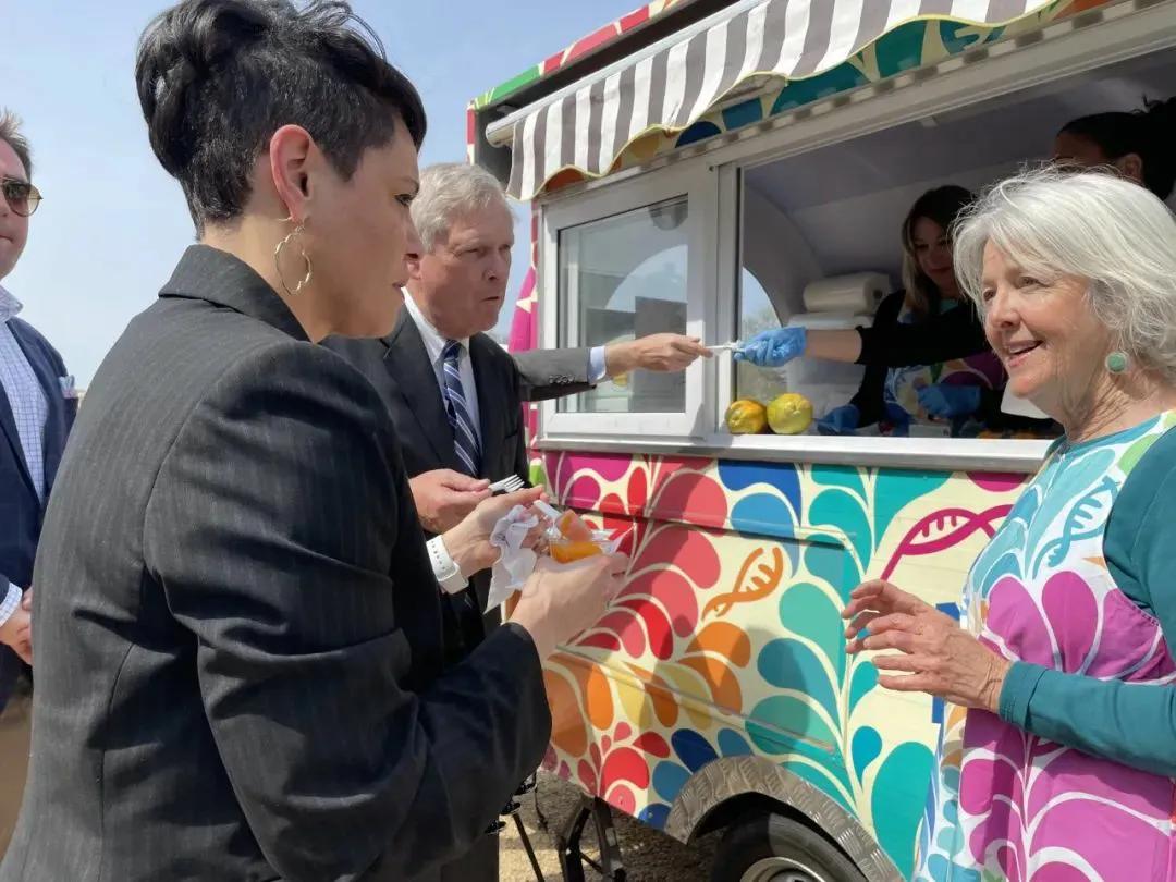 为了反对转基因玉米就虚构数据，但数据也太离谱了